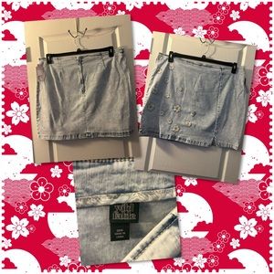 BNWT - Wild Fable Daisy Print mini Skirt